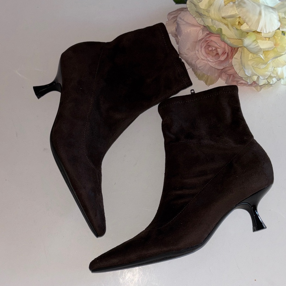BROWN SUEDE Ankle boot SIZE 8M Vegan Suede Y2K Style Kitten Heel SJP NYC Girlie